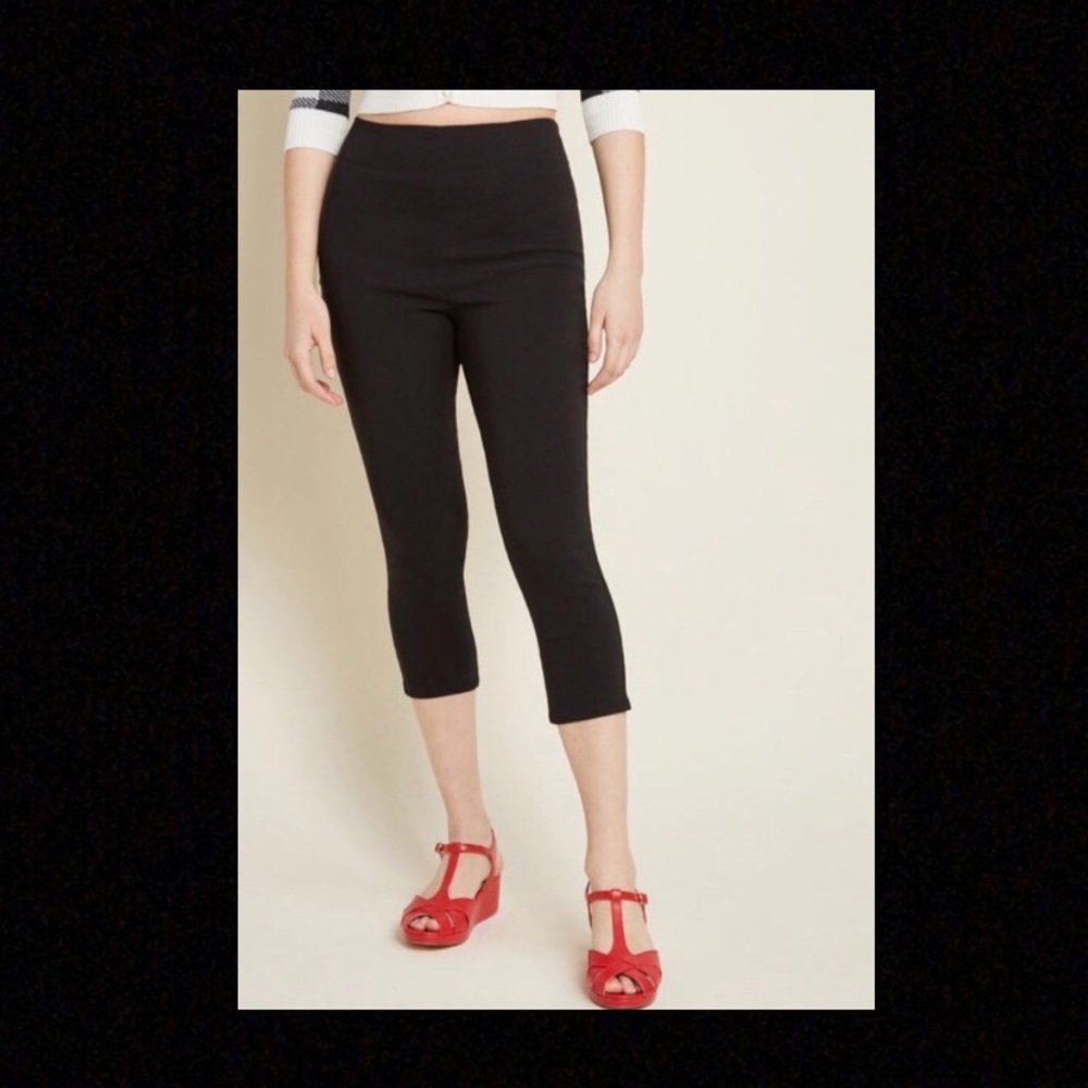 Hell Bunny Vixen Cropped Pants